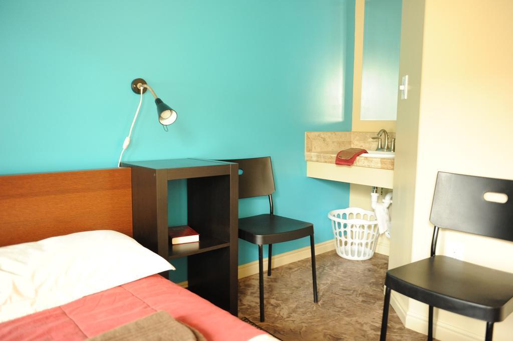 Camelot Inn At Honeyville Szoba fotó