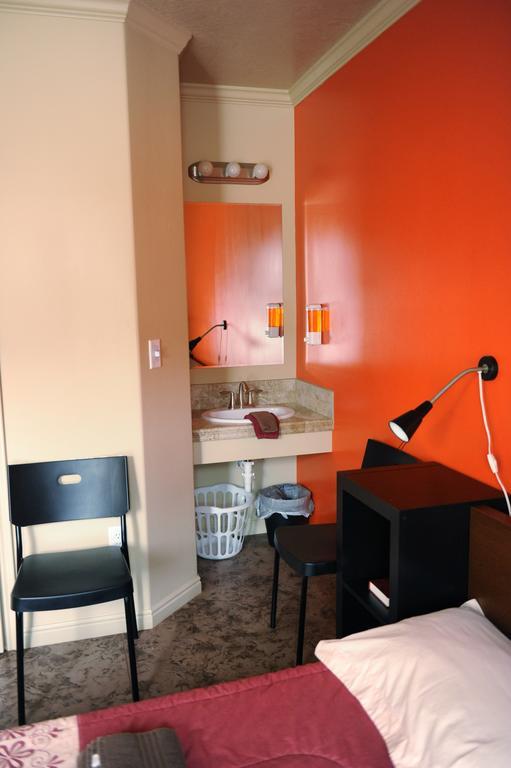 Camelot Inn At Honeyville Szoba fotó