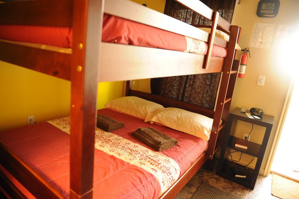 Camelot Inn At Honeyville Szoba fotó