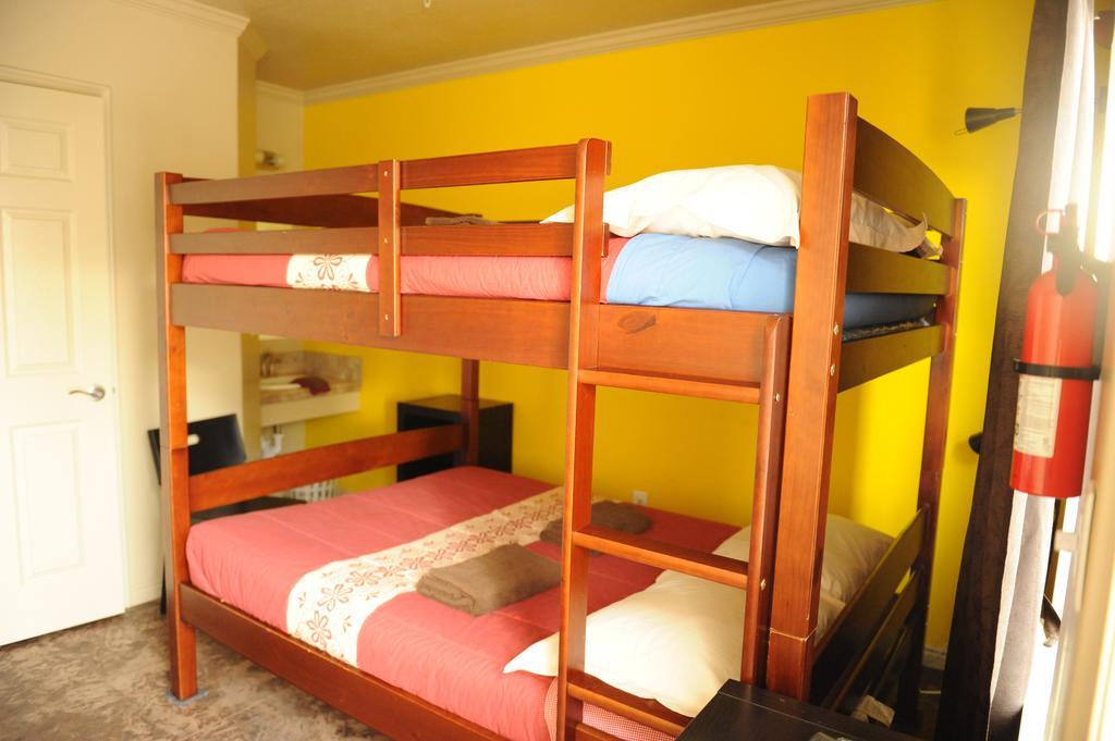 Camelot Inn At Honeyville Szoba fotó